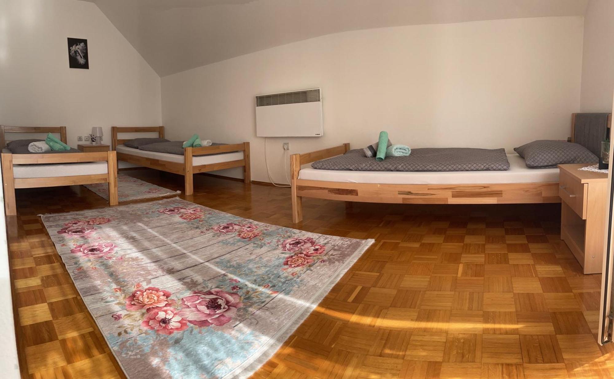 Lara Apartment Gradacac Bagian luar foto
