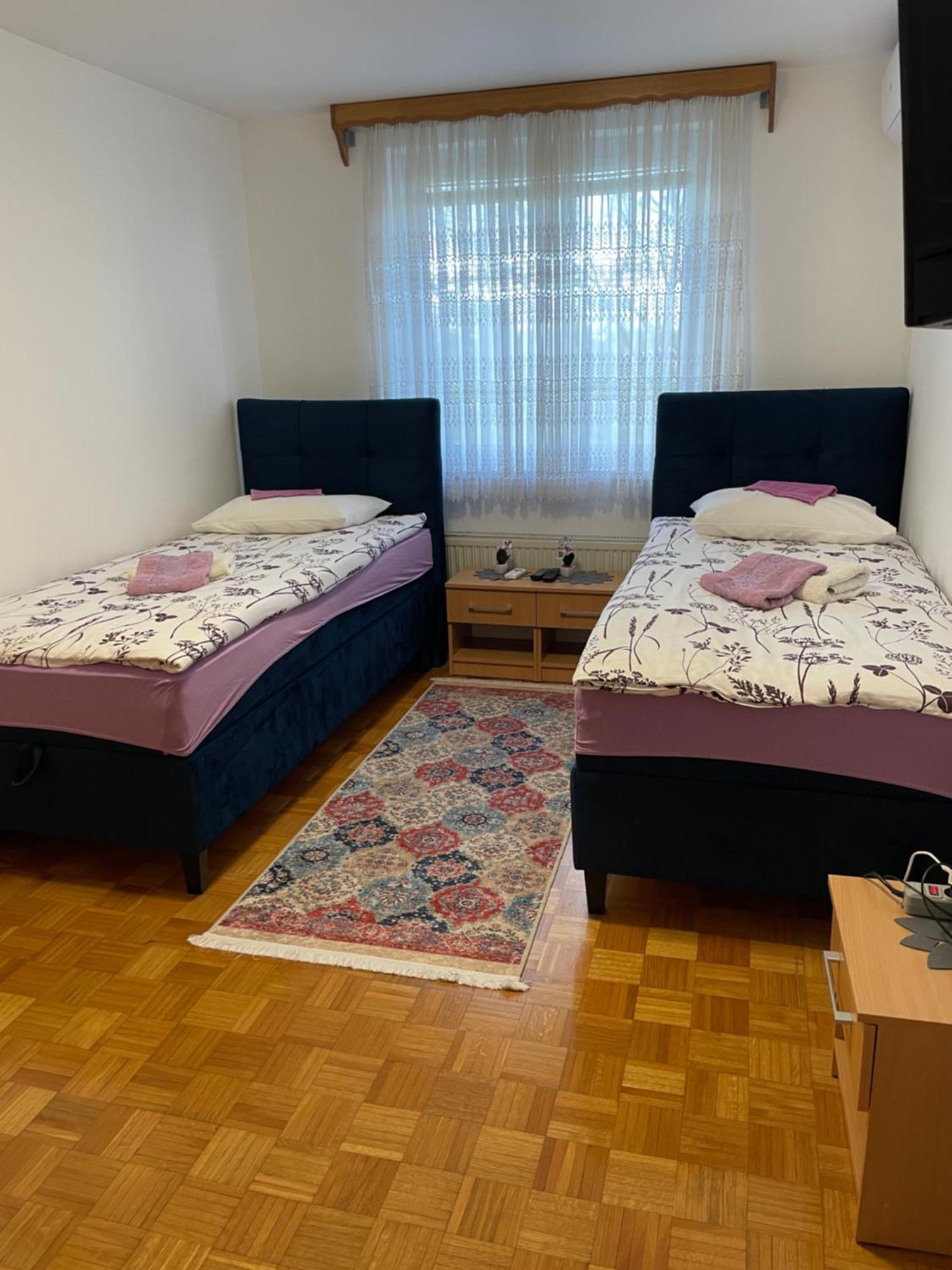 Lara Apartment Gradacac Bagian luar foto